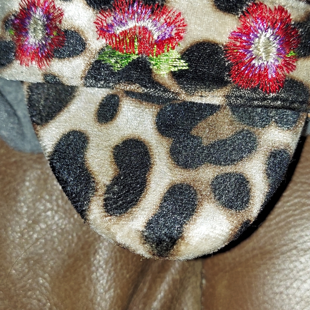 Heels - Picture 3 of 3